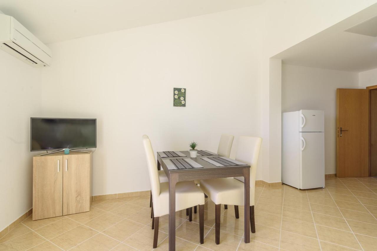 Apartmani Emil Trogir Ngoại thất bức ảnh