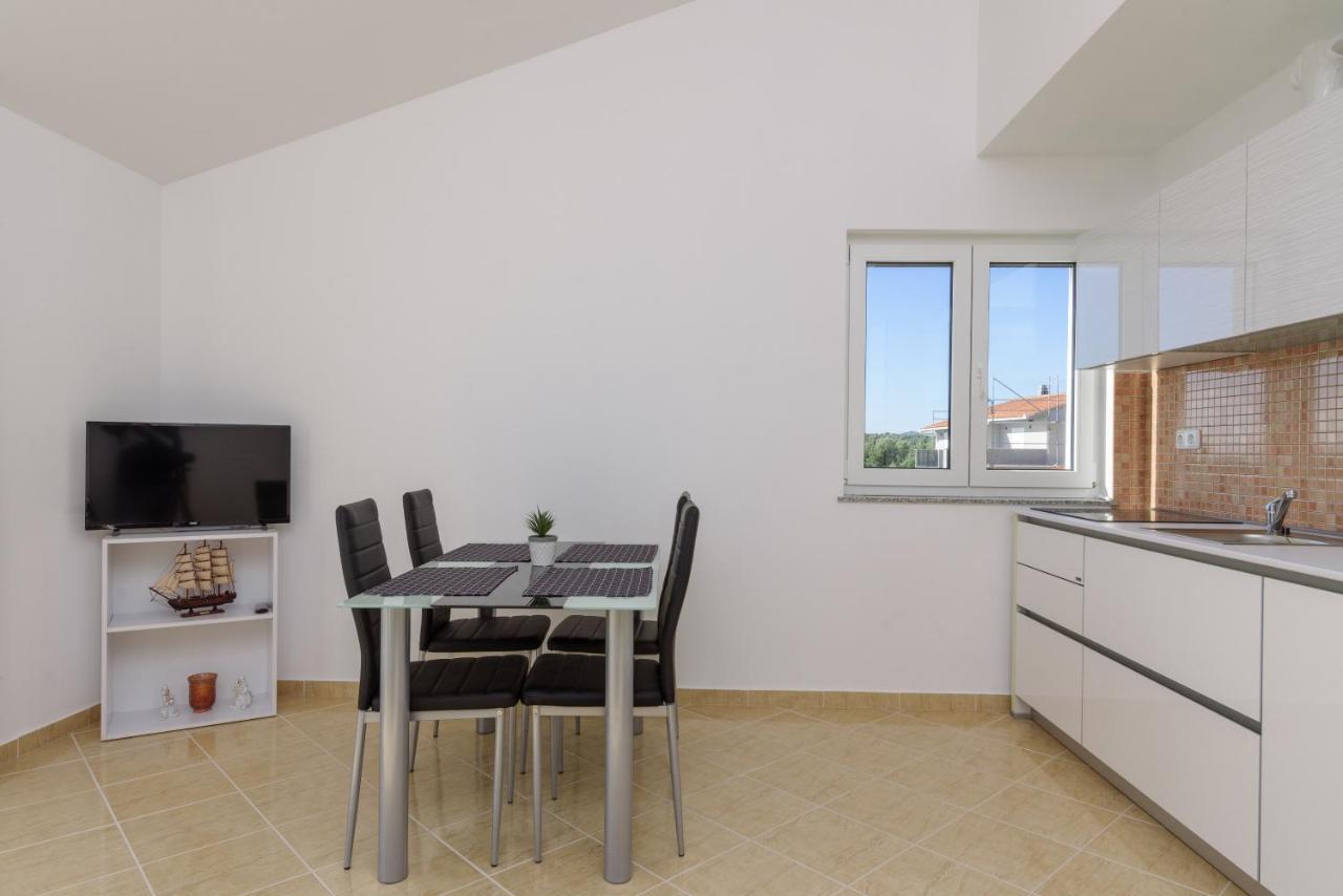 Apartmani Emil Trogir Ngoại thất bức ảnh