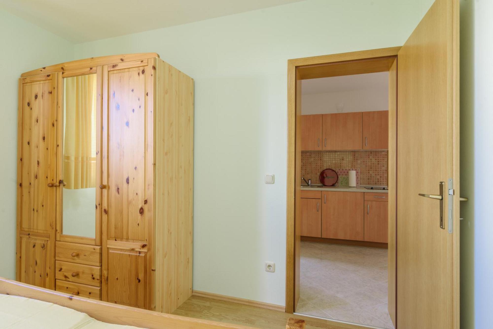 Apartmani Emil Trogir Ngoại thất bức ảnh